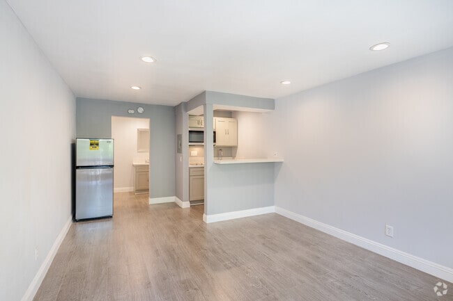 Studio 2 - 350SF