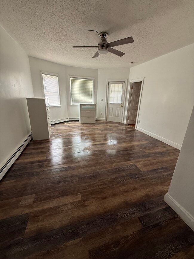 Living room - 149 2nd Ave Apartments Unit First floor