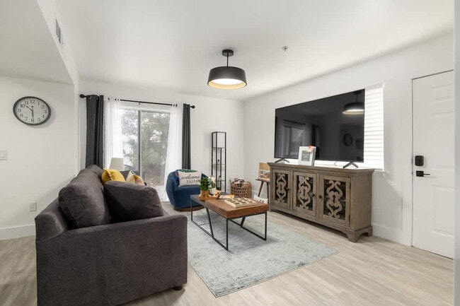 Photo - 2360 SW Archer Rd Unidad ID1355833P