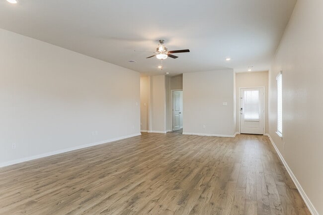 Photo - 16455 Hill Dr