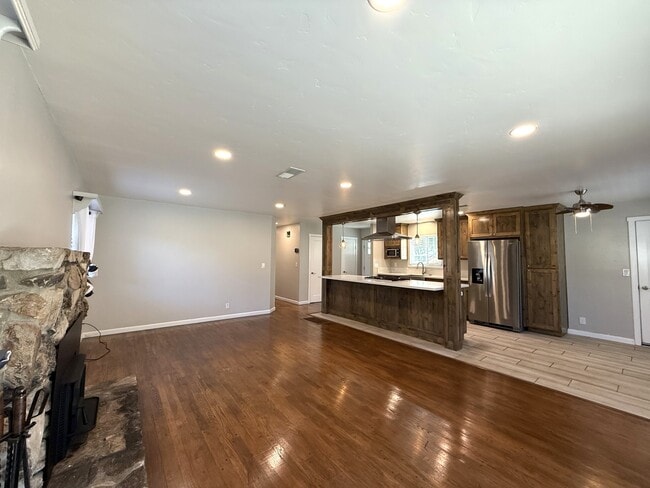 Photo - 1476 Hooker Oak Ave