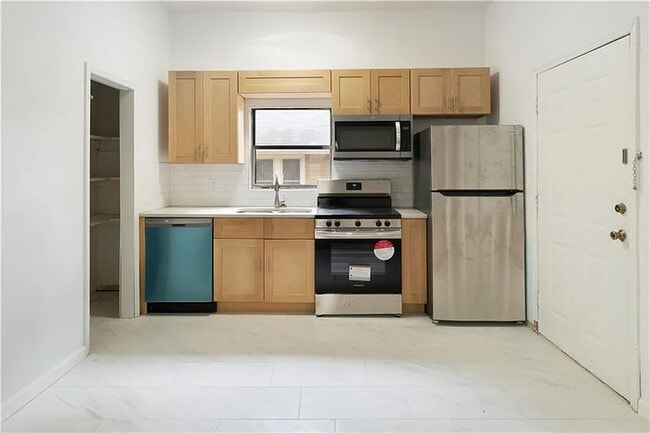 Photo - 37 Johnson Rd NW