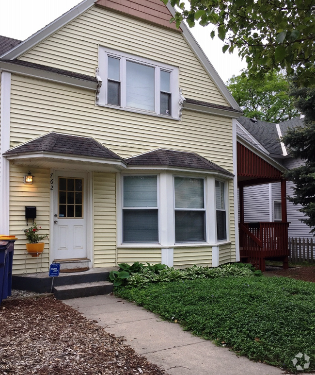 Building Photo - 760 Fulton St E Unit 1 Rental