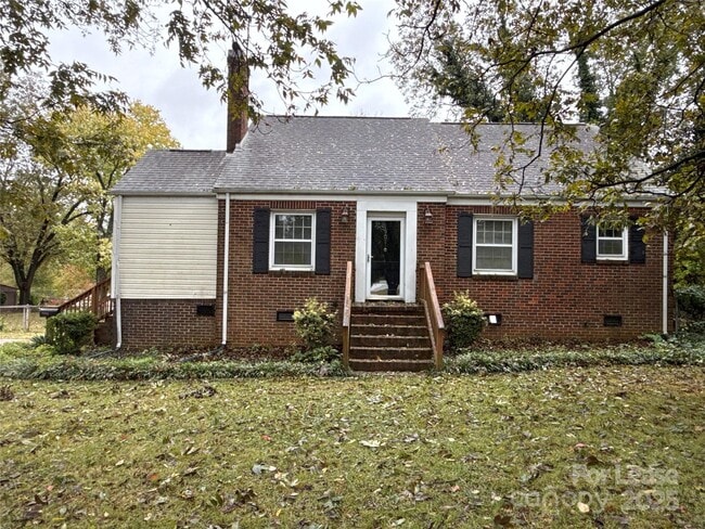 Building Photo - 1901 Armstrong Park Dr