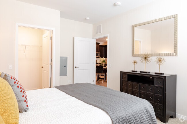 1BR 1BA - 687SF