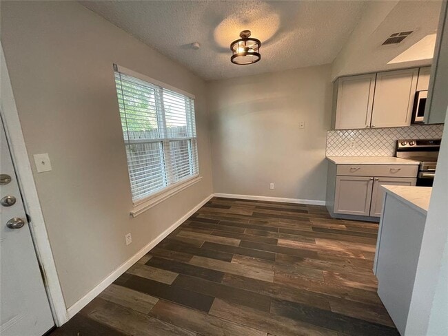 Photo - 8810 Springmail Cir