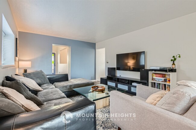 Photo - 677 W Capitol St