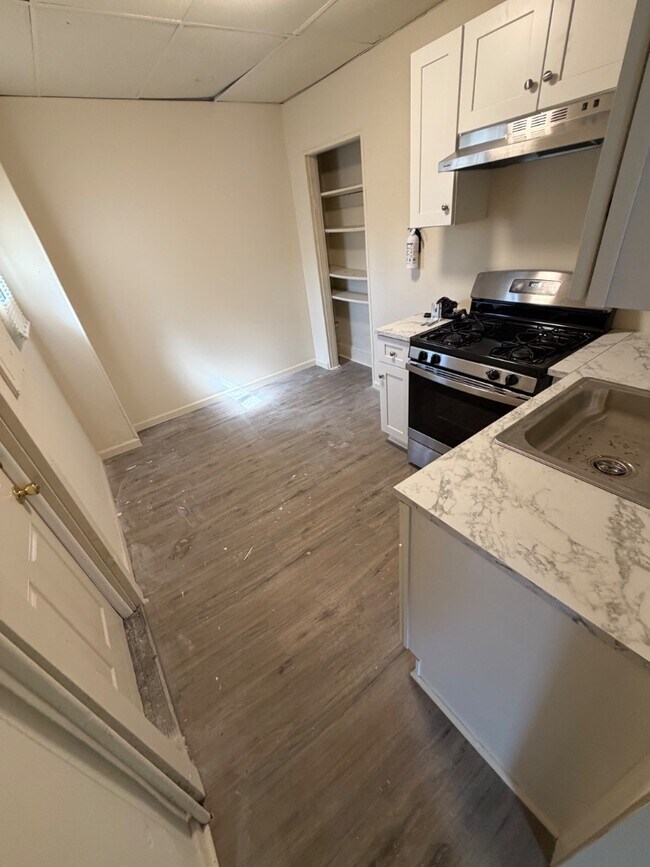 Photo - 1224 E 2nd St