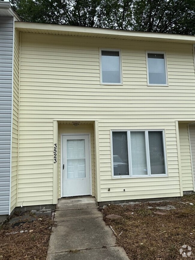 Building Photo - SILVERWOOD OAKS Rental