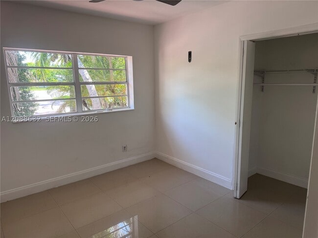 Photo - 16030 Miami Dr