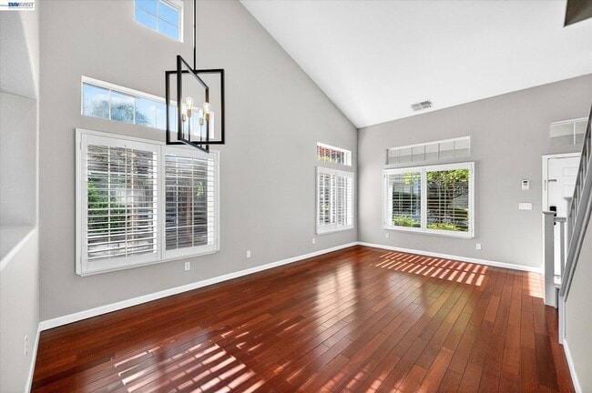 Photo - 133 Sundance Pl