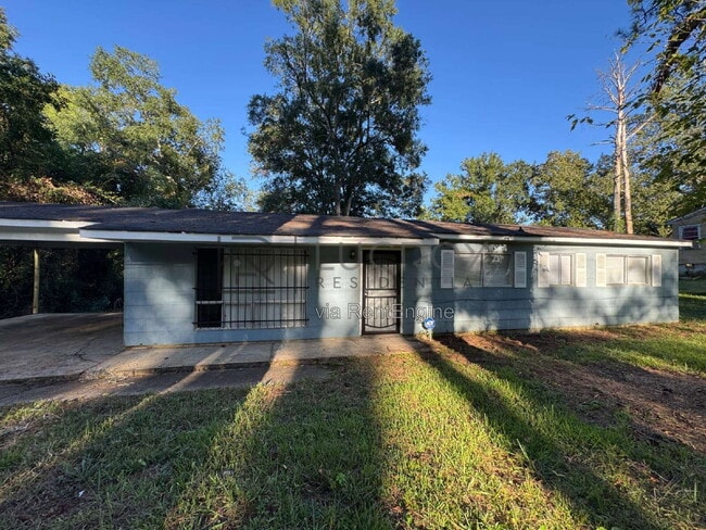 Building Photo - 2716 Woodside Dr