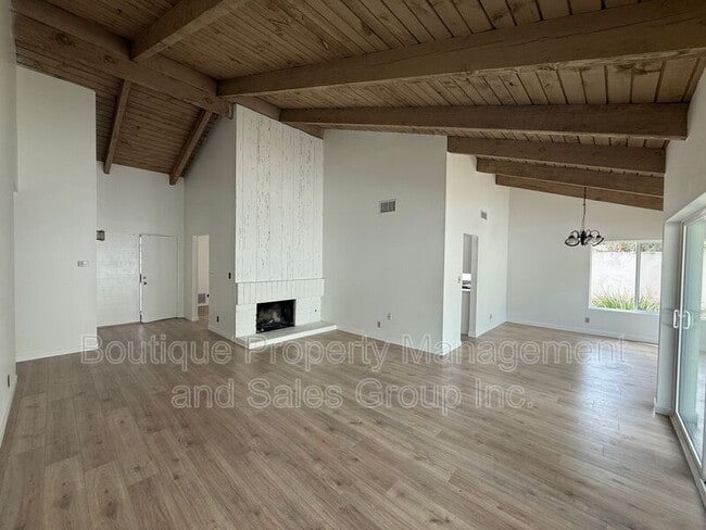 Photo - 24625 Overlake