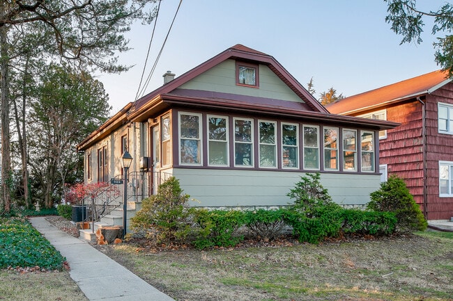 Photo - 720 Walnut St