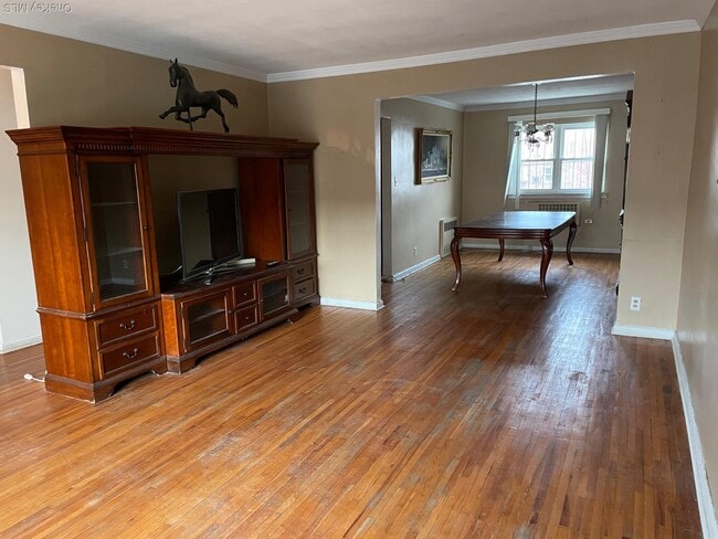 Photo - 147-27 76th Rd