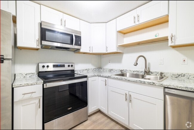 Building Photo - 174 7th St Unit 174 E 7th St #B Rental