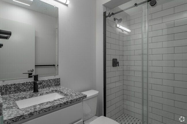 2BD, 1BA - 750SF