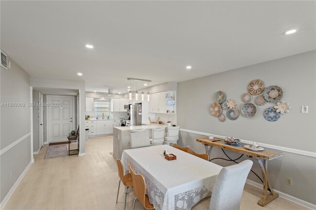 Photo - 3051 NE 48th St Unit 307