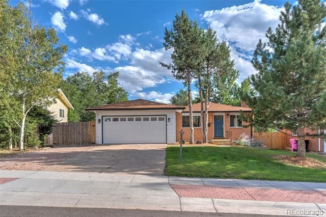 411 Redwood Dr