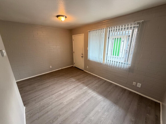 Photo - 6802 W Glendale Ave Unit 8