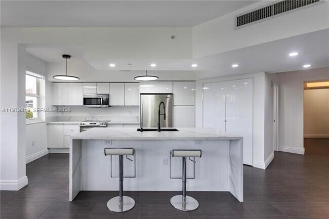 Photo - 19900 E Country Club Dr Unit 19900 E Country Club Dr # 311