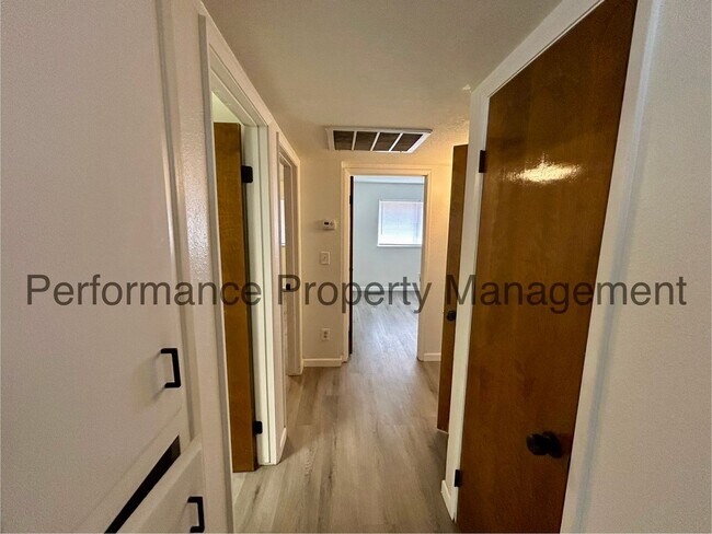 Photo - 239 W China Grade Loop Unit B