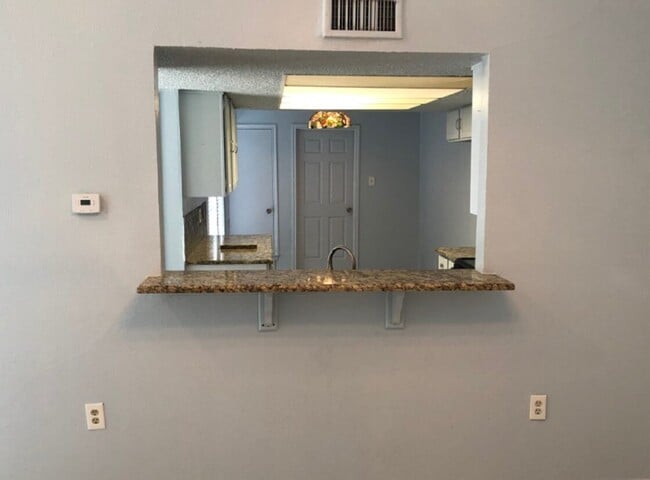 Photo - 2207 Heritage Cir