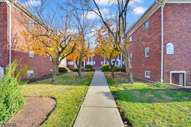 Photo - 640 Franklin Ave