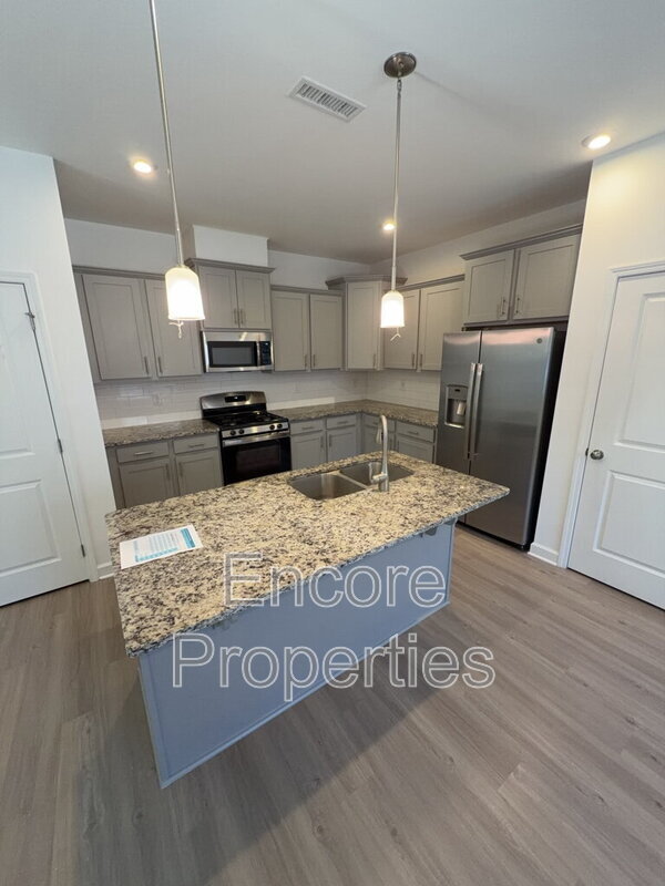 Photo - 137 Orvis Dr