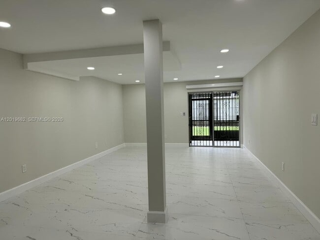 Building Photo - 140 NW 87th Ave Unit G111