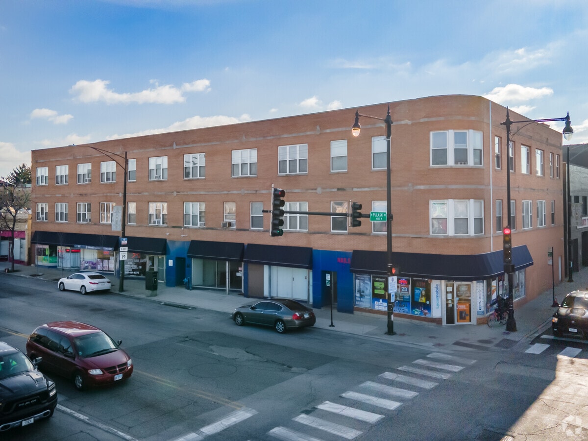 3957 W Irving Park Rd - 3957 W Irving Park Rd