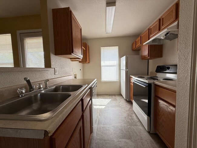 Photo - 403 Creek St Unidad D