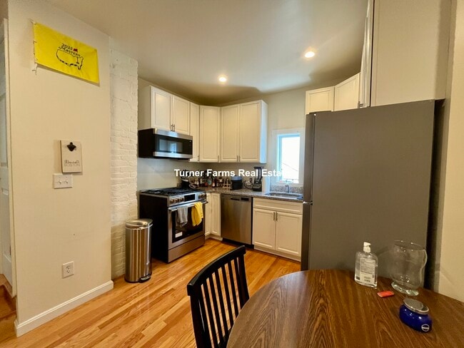 Photo - 525 E 3rd St Unit 2R