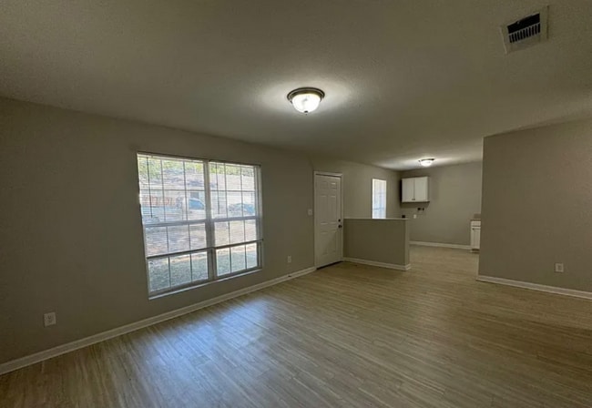 Photo - 251 Lawrence Rd Unidad 251