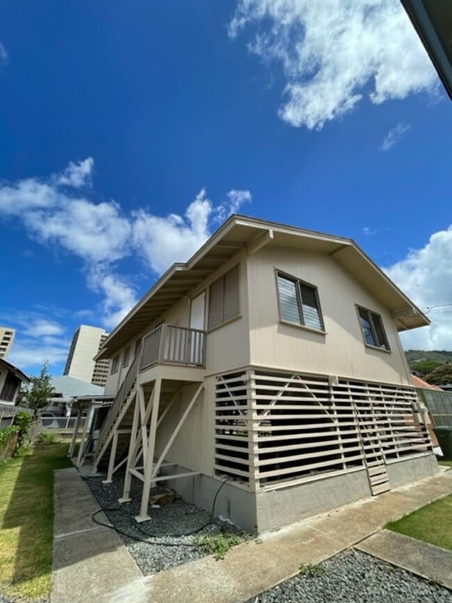 Building Photo - 3 Bedroom, 1.5 Bathroom House (Makiki / Pu...
