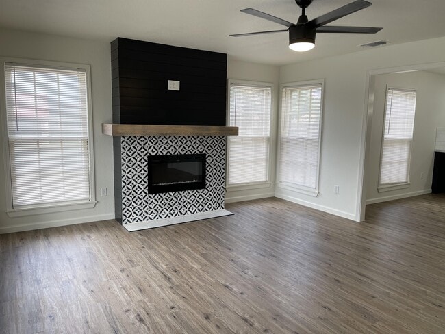 Photo - 2608 31st St