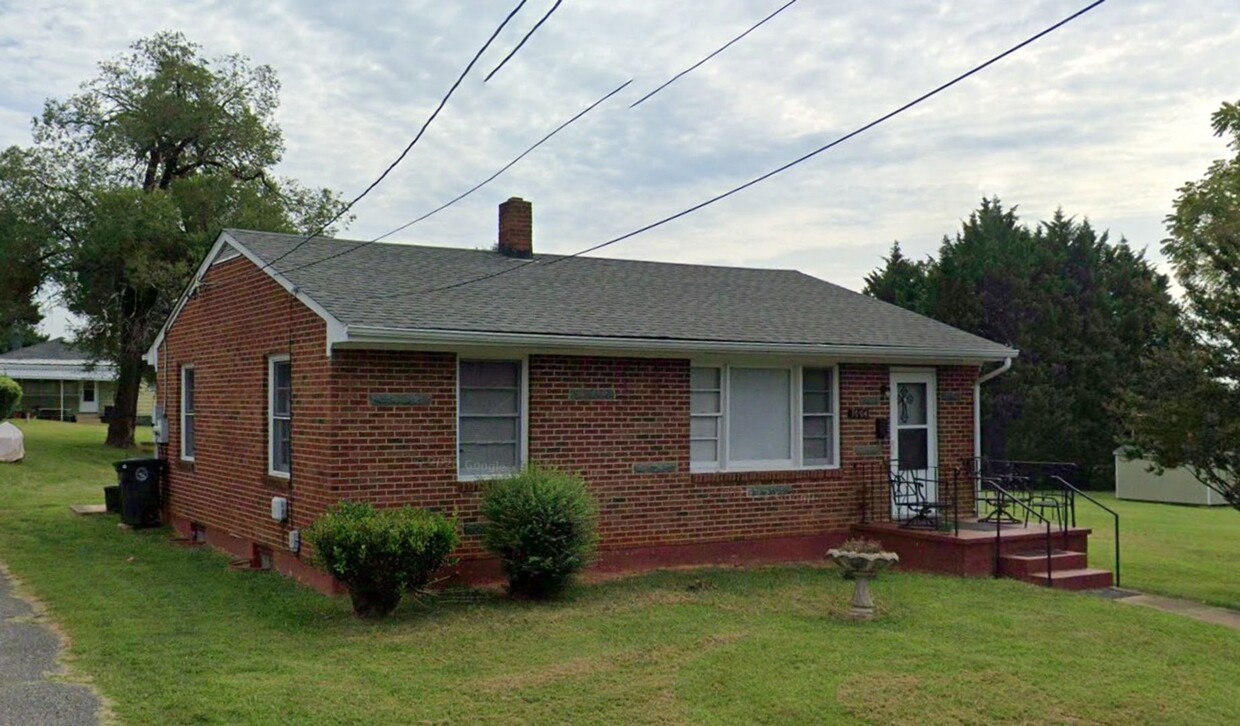 Photo - 1554 Blackburn Street // 2 BD, 1 BA // $1,250