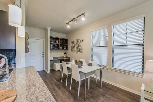 Photo - Make Your Move with $500 in Savings Unit HW11