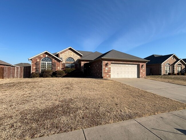 Building Photo - Beautiful 3 Bedroom, 2 Bathroom Home in Persimmon Place!