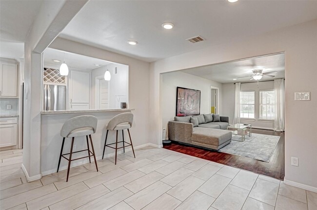Photo - 1639 Walton St