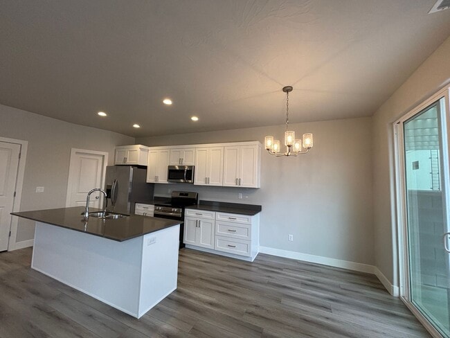 Photo - 1085 S 4380 W