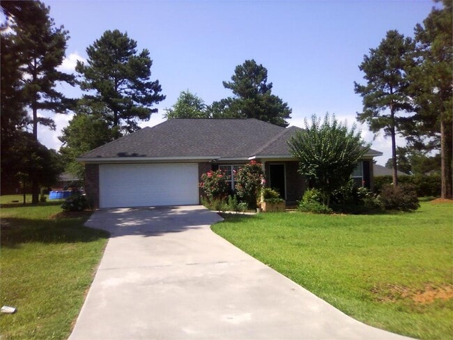 Building Photo - 819 Maple Dr Rental