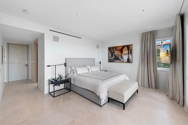 Building Photo - 19242 Fisher Island Dr Unit 19242