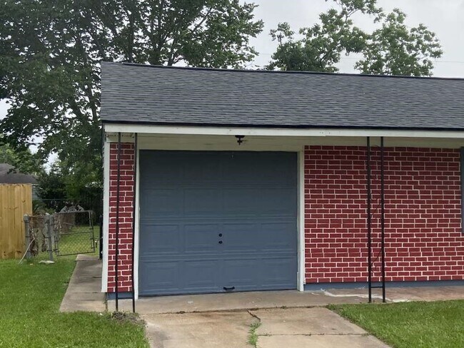 Photo - 5715 Belmark St