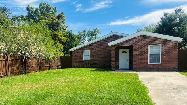 Building Photo - 6206 Iron Rock Ave