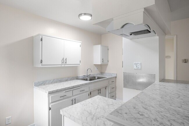 Photo - Woodruff Apartments