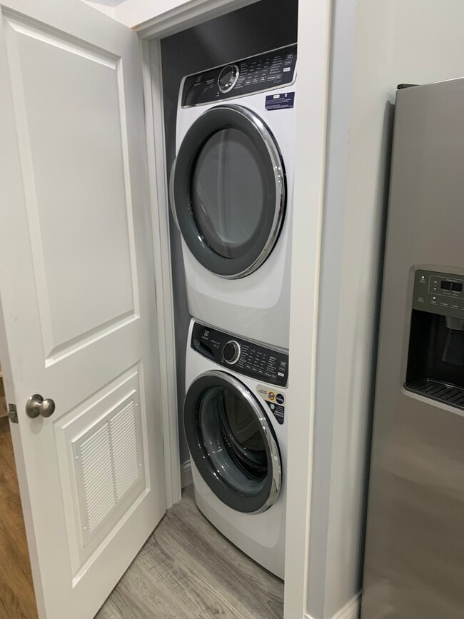 Photo - 600 Center St Unit 403 Ward Apt 1