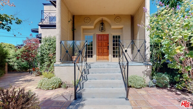Photo - 9000 Elevado Ave