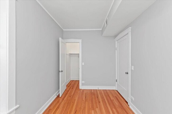 Photo - 2 bedroom in Chicago IL 60625 Unit 2