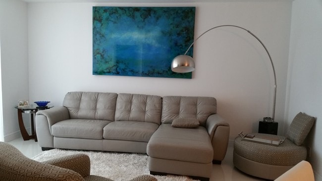 Building Photo - 5401 Collins Ave Unit 1115